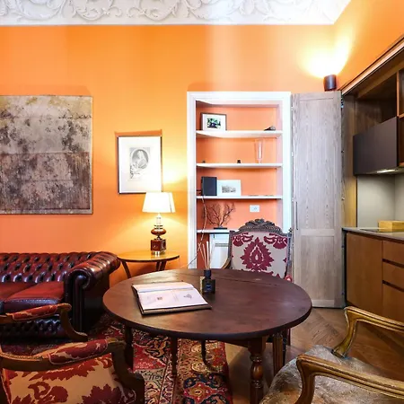 Prestige Boutique - Montenapoleone * Milan
